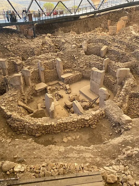 Göbekli Tepe enclosure with T-shaped pillars, photo